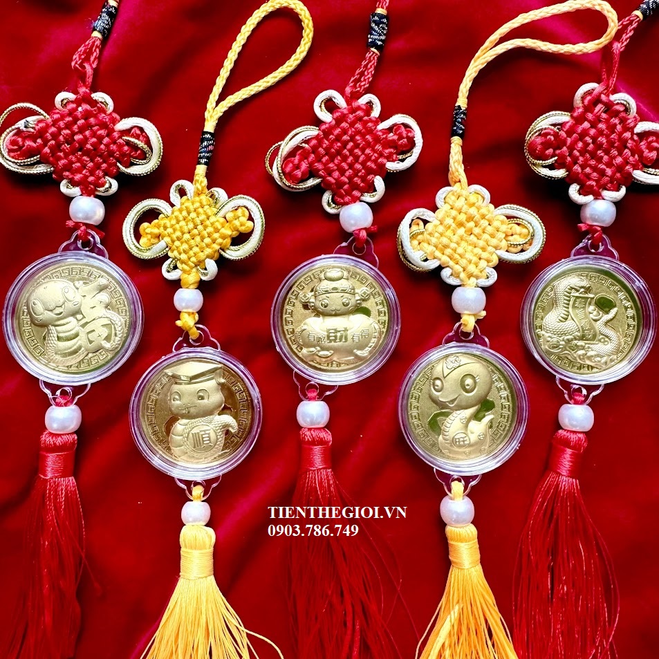 Dây Treo Ô Tô Đồng Xu Hình Con Rắn Cute